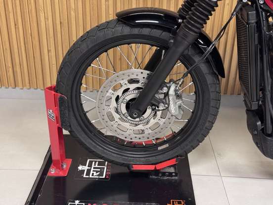 TRIUMPH-SCRAMBLER 900-2023