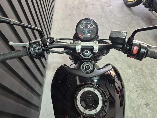 TRIUMPH-TRIDENT 660-2025