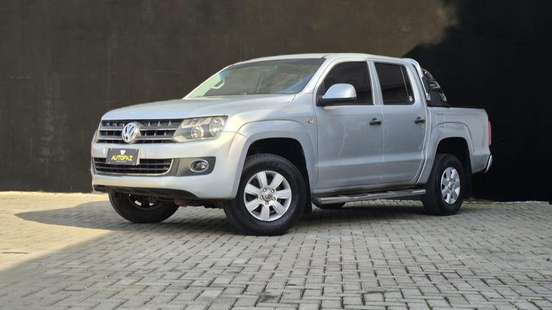 VOLKSWAGEN-AMAROK-2012