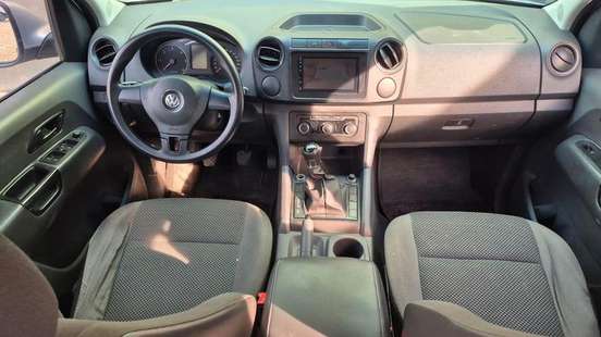 VOLKSWAGEN-AMAROK-2012
