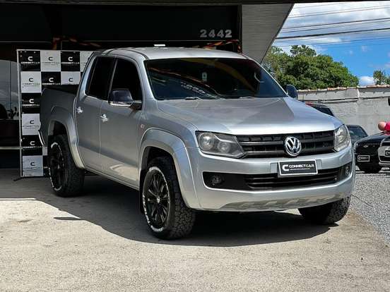VOLKSWAGEN-AMAROK-2012