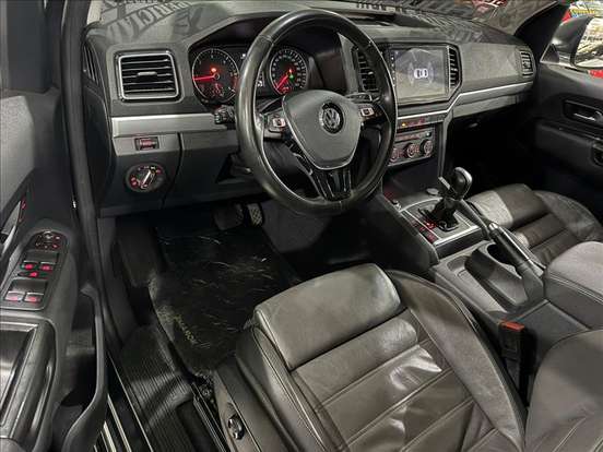 VOLKSWAGEN-AMAROK-2016