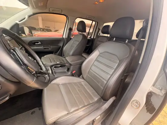 VOLKSWAGEN-AMAROK-2022
