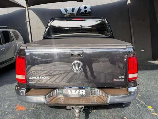 VOLKSWAGEN-AMAROK-2021
