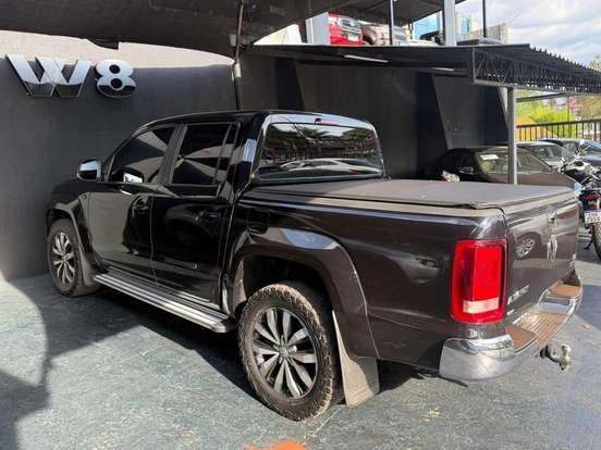 VOLKSWAGEN-AMAROK-2021