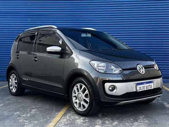 VOLKSWAGEN-CROSS UP-2015