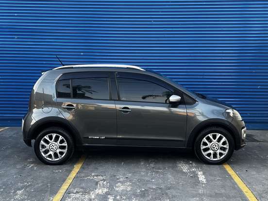 VOLKSWAGEN-CROSS UP-1.0 MPI 12V FLEX 4P MANUAL VOLKSWAGEN-CROSS UP-2015