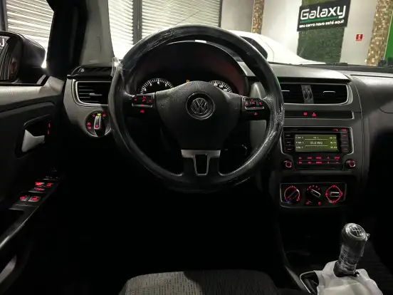 VOLKSWAGEN-FOX-1.0 MI 8V FLEX 4P MANUAL VOLKSWAGEN-FOX-2014