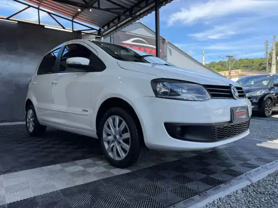 VOLKSWAGEN-FOX-2013
