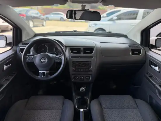 VOLKSWAGEN-FOX-2013