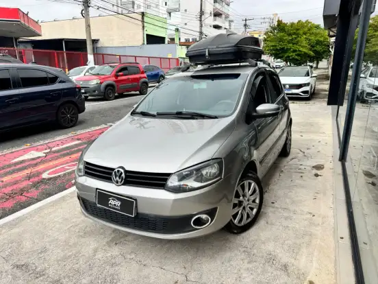 VOLKSWAGEN-FOX-2012