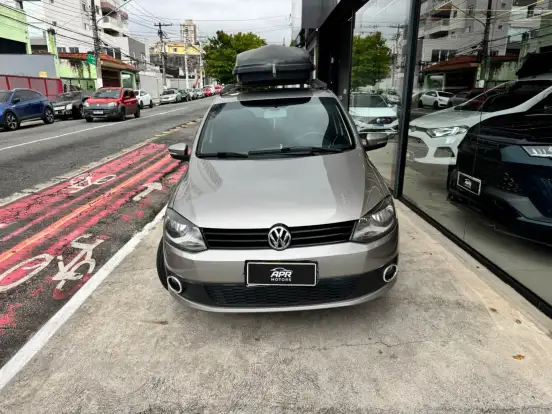 VOLKSWAGEN-FOX-2012