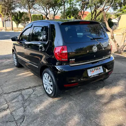 VOLKSWAGEN-FOX-2012