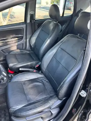VOLKSWAGEN-FOX-2012