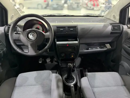 VOLKSWAGEN-FOX-1.6 MI PLUS 8V FLEX 4P MANUAL VOLKSWAGEN-FOX-2009