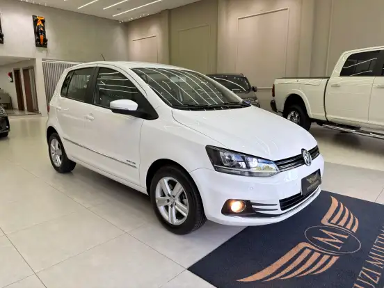 VOLKSWAGEN-FOX-2015