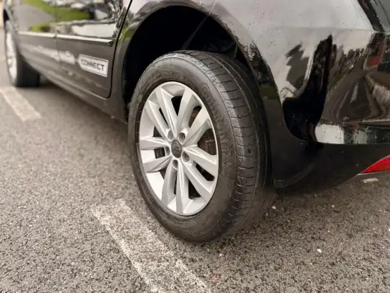 VOLKSWAGEN-FOX-1.6 MSI TOTAL FLEX CONNECT 4P MANUAL VOLKSWAGEN-FOX-2019