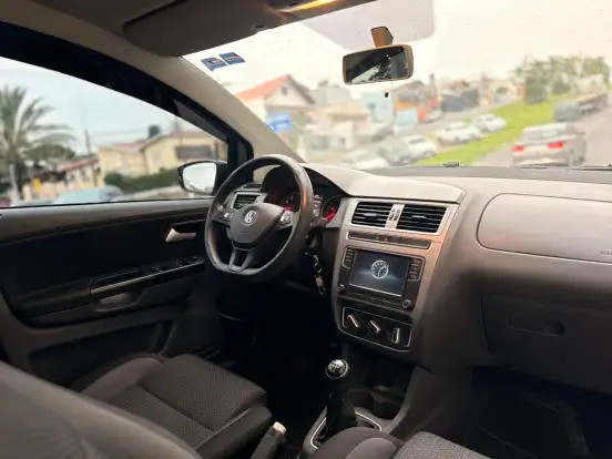 VOLKSWAGEN-FOX-2019