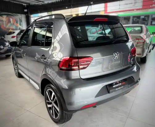 VOLKSWAGEN-FOX-2018
