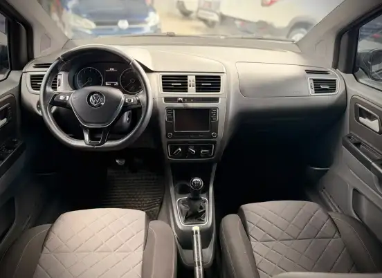 VOLKSWAGEN-FOX-2018