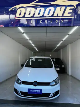 VOLKSWAGEN-FOX-2015