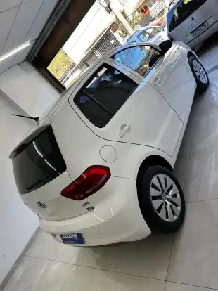 VOLKSWAGEN-FOX-1.6 MSI TRENDLINE 8V FLEX 4P MANUAL VOLKSWAGEN-FOX-2015