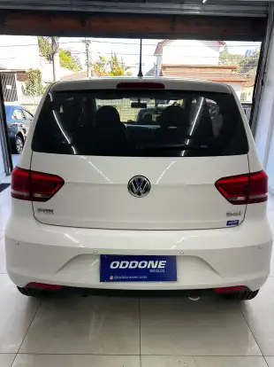 VOLKSWAGEN-FOX-1.6 MSI TRENDLINE 8V FLEX 4P MANUAL VOLKSWAGEN-FOX-2015