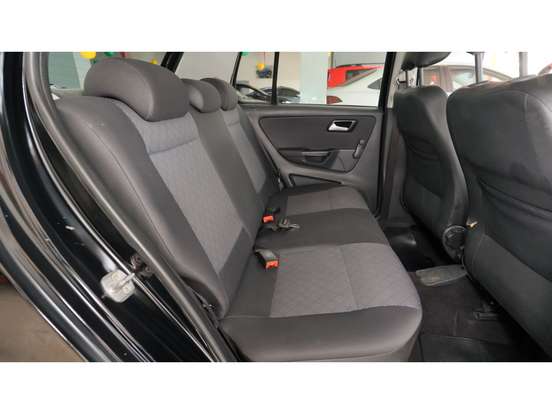 VOLKSWAGEN-FOX-2014