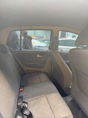 VOLKSWAGEN-FOX-2012