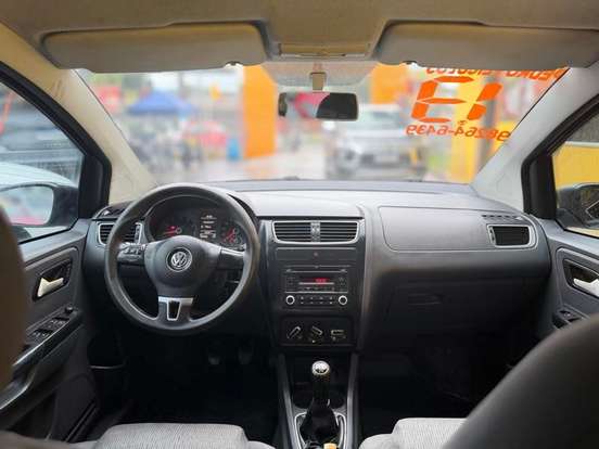 VOLKSWAGEN-FOX-2012
