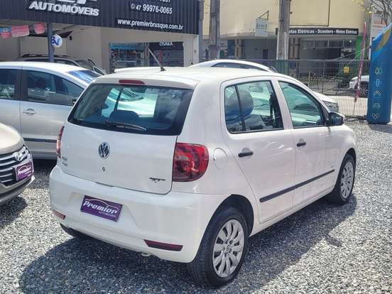 VOLKSWAGEN-FOX-1.0 MI 8V FLEX 4P MANUAL VOLKSWAGEN-FOX-2010