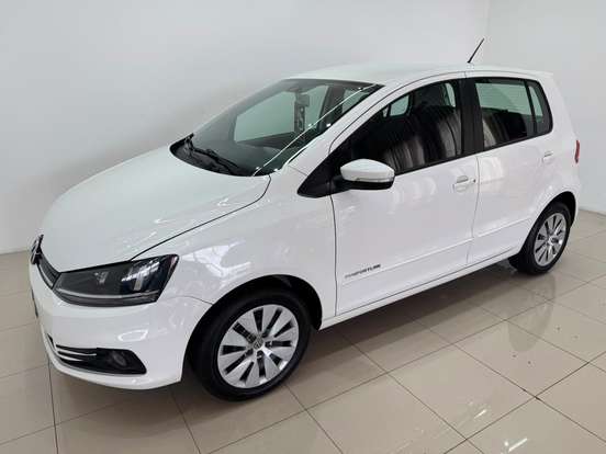VOLKSWAGEN-FOX-1.0 MI COMFORTLINE 8V FLEX 4P MANUAL VOLKSWAGEN-FOX-2014