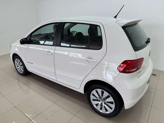 VOLKSWAGEN-FOX-1.0 MI COMFORTLINE 8V FLEX 4P MANUAL VOLKSWAGEN-FOX-2014