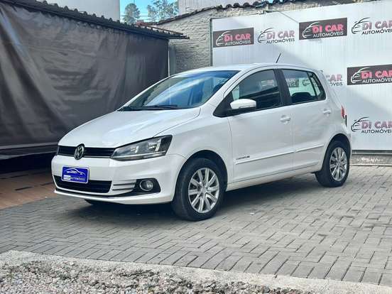VOLKSWAGEN-FOX-2015