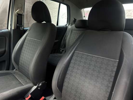 VOLKSWAGEN-FOX-1.0 MPI COMFORTLINE 12V FLEX 4P MANUAL VOLKSWAGEN-FOX-2015