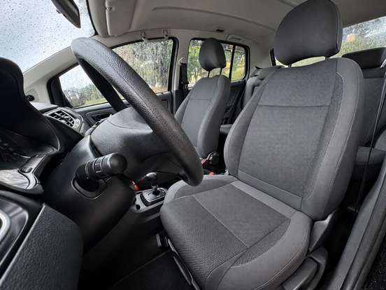 VOLKSWAGEN-FOX-2010