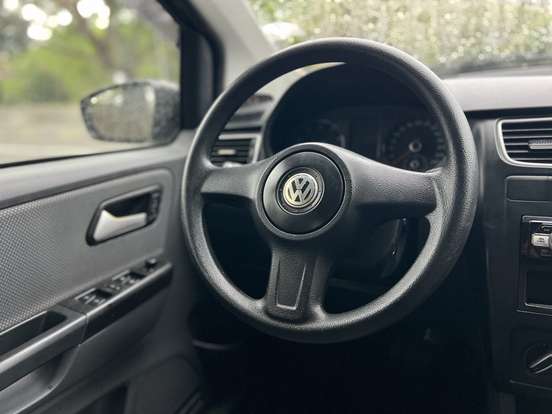 VOLKSWAGEN-FOX-2010