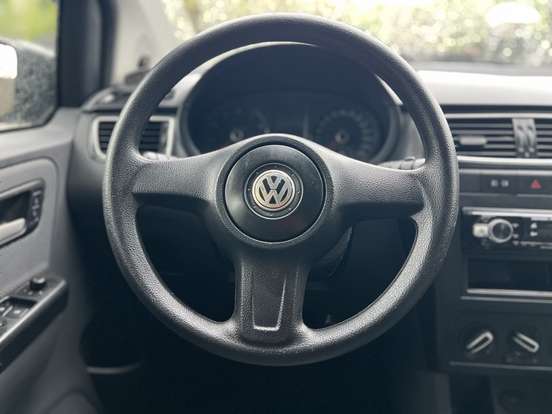 VOLKSWAGEN-FOX-2010