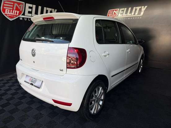 VOLKSWAGEN-FOX-2012