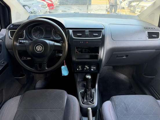 VOLKSWAGEN-FOX-2012