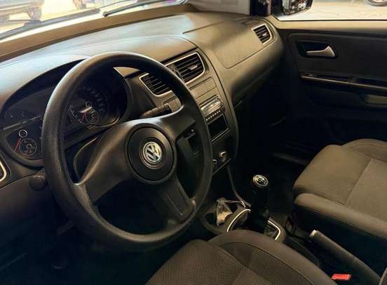 VOLKSWAGEN-FOX-2010