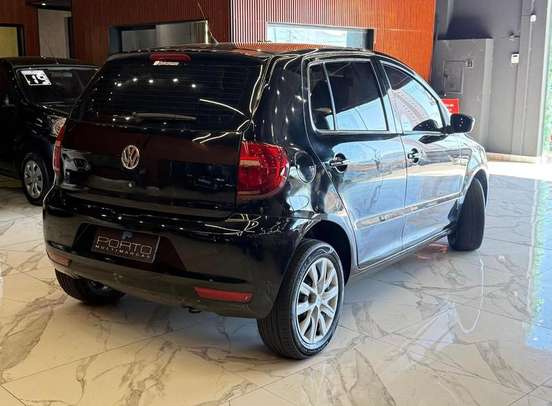 VOLKSWAGEN-FOX-2010