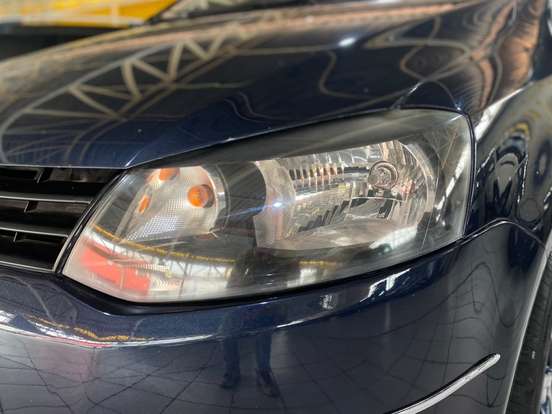 VOLKSWAGEN-FOX-2011