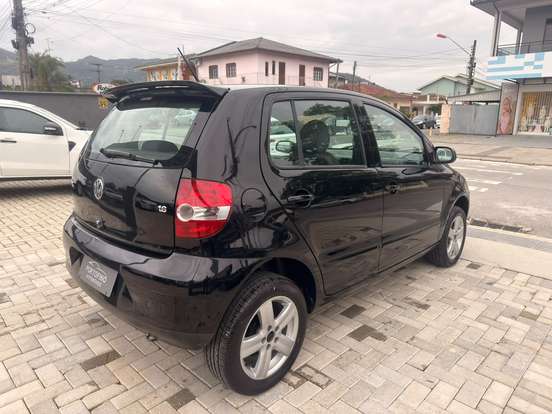 VOLKSWAGEN-FOX-2009