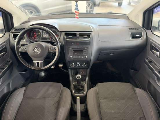 VOLKSWAGEN-FOX-2013