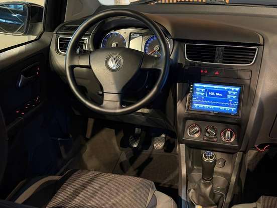 VOLKSWAGEN-FOX-2010