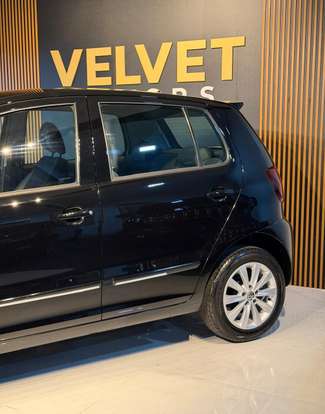 VOLKSWAGEN-FOX-2010