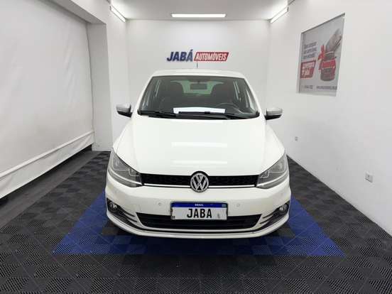 VOLKSWAGEN-FOX-2015