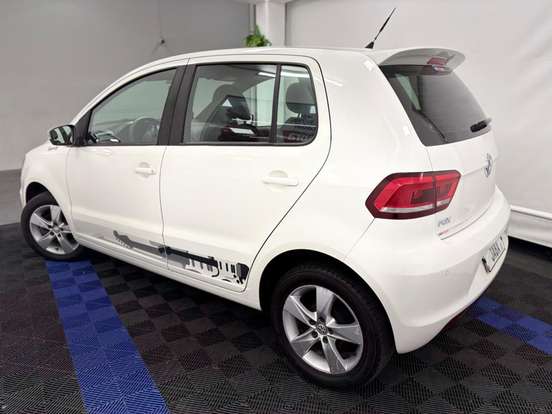 VOLKSWAGEN-FOX-1.6 MI ROCK IN RIO 8V FLEX 4P MANUAL VOLKSWAGEN-FOX-2015