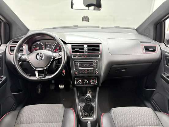 VOLKSWAGEN-FOX-1.6 MI ROCK IN RIO 8V FLEX 4P MANUAL VOLKSWAGEN-FOX-2015